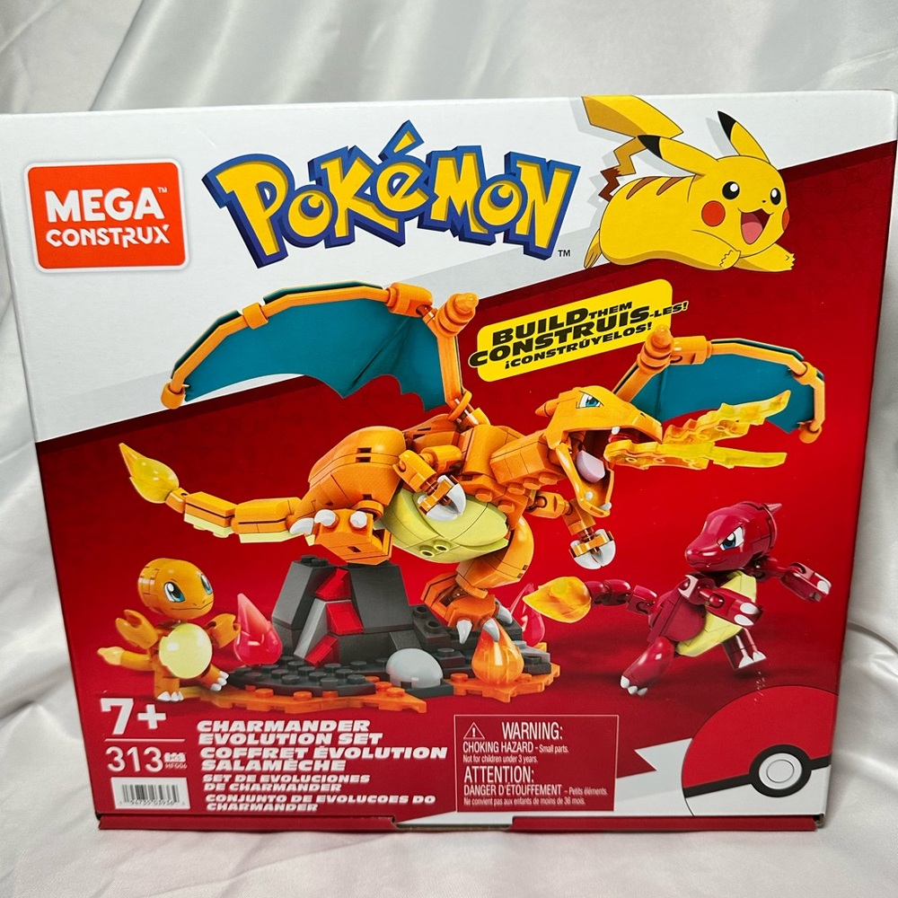 Mega Construx Pokémon Charizard Building Evolution Set